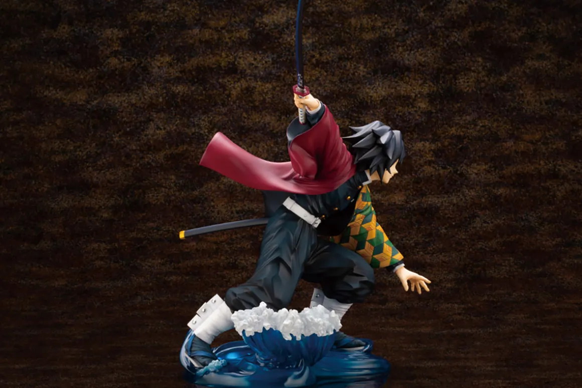 Demon Slayer: Kimetsu no Yaiba - Giyu Tomioka 1/8 Scale ARTFX J Figure