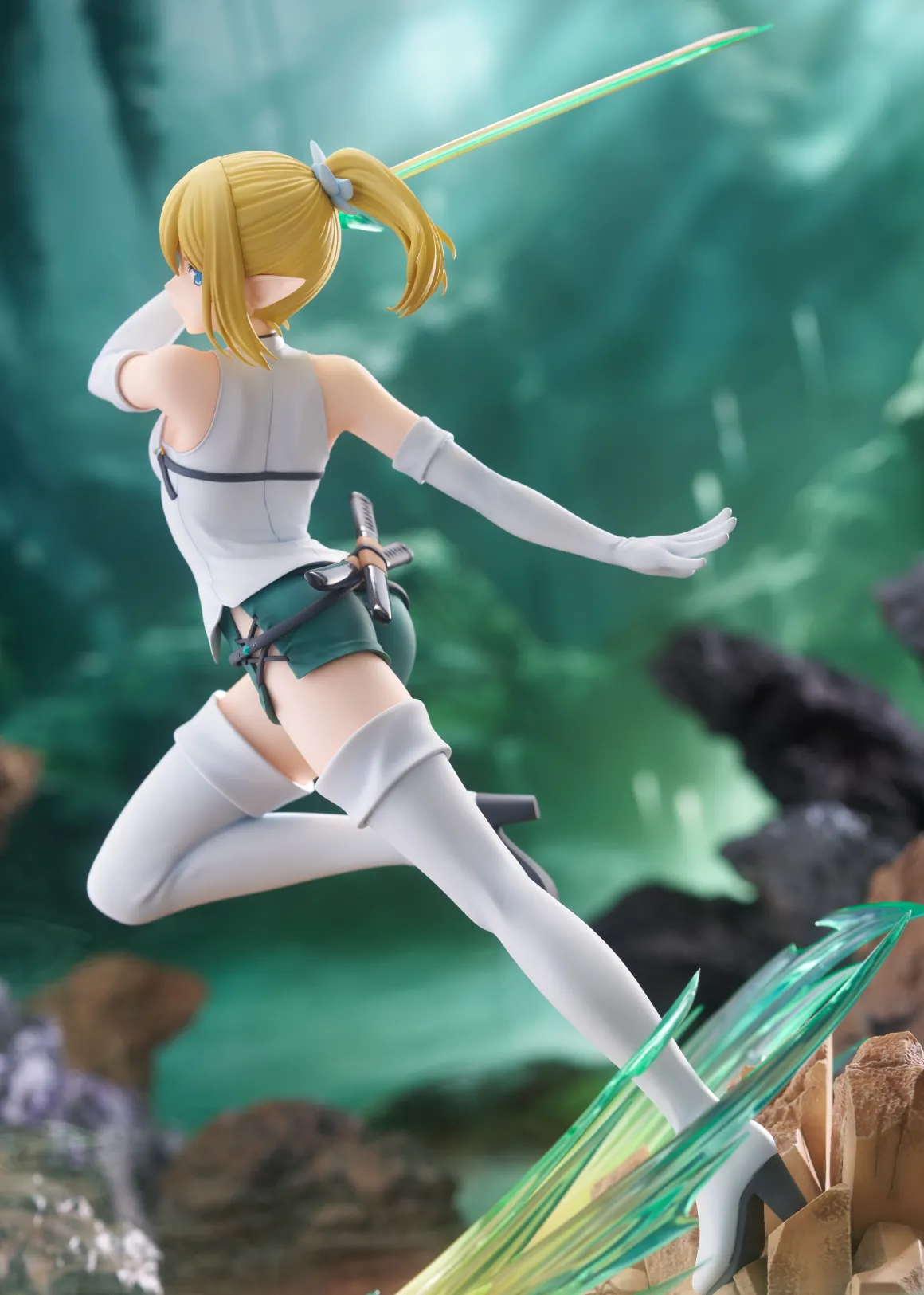 Is It Wrong to Try to Pick Up Girls in a Dungeon? V - Ryuu Lion 1/7 Scale Figure (Level 6 Ver.) (AmiAmi Limited Edition)