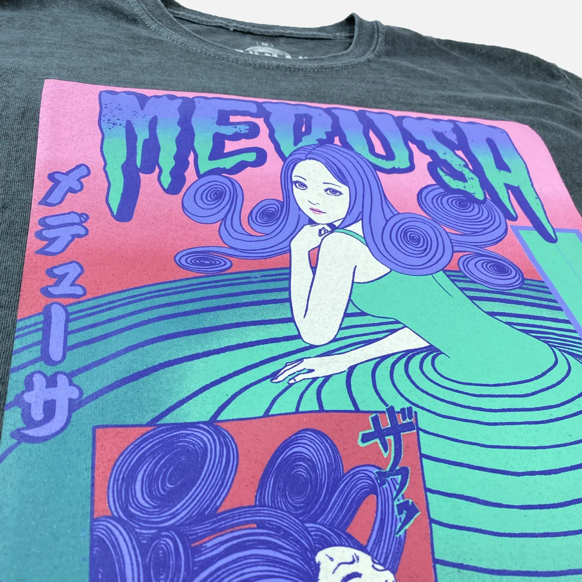 Junji Ito - Medusa Uzumaki T-shirt - Crunchyroll Exclusive
