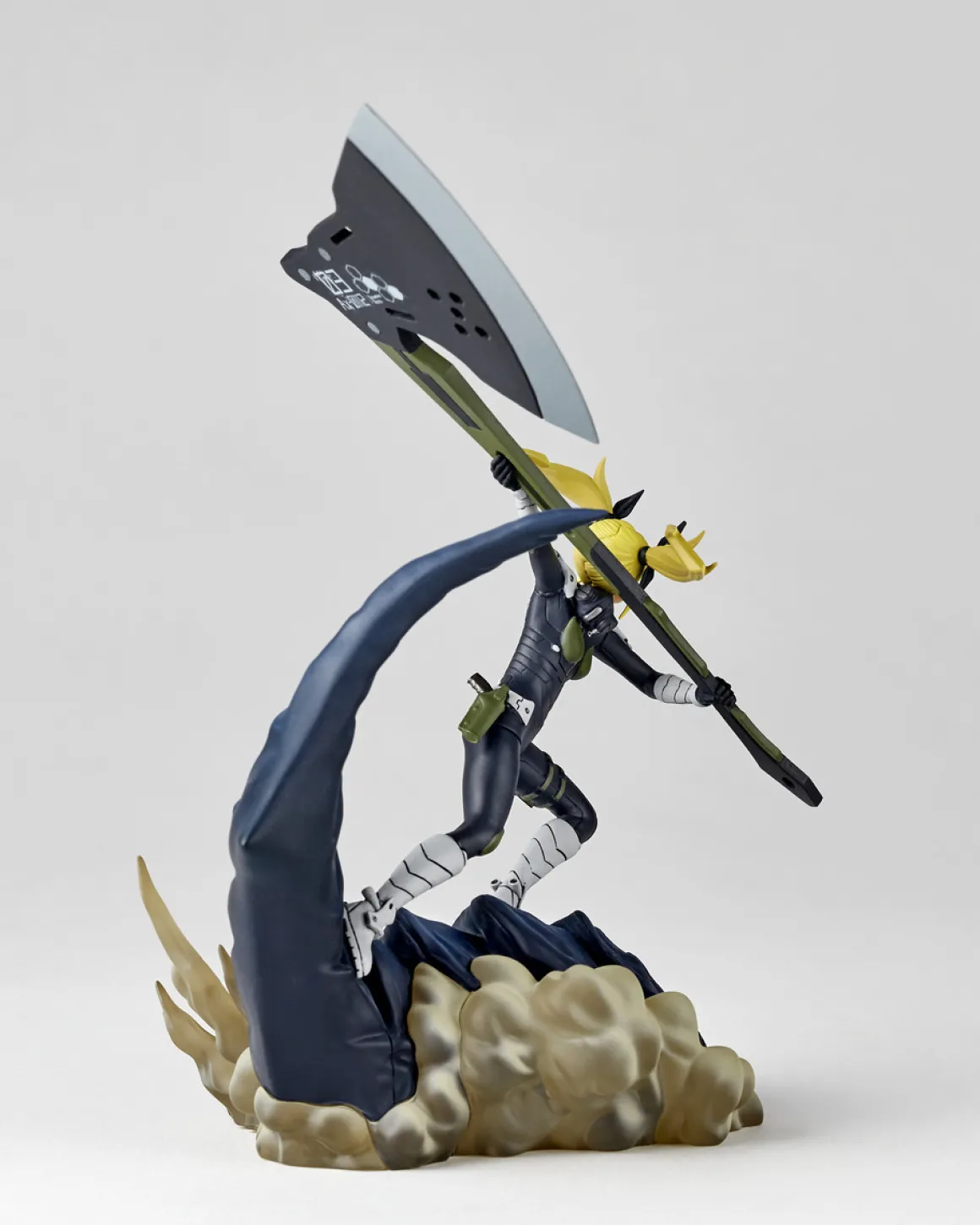 Kaiju No. 8 - Shinomiya Kikoru 1/18 Scale Figure