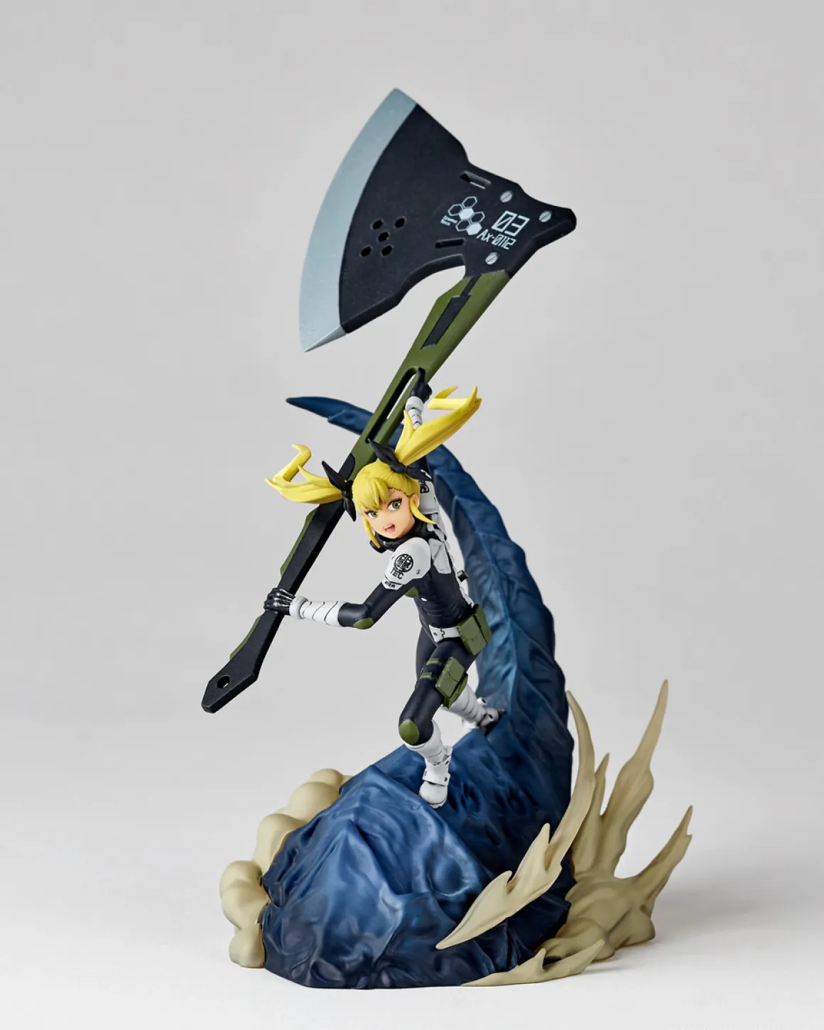 Kaiju No. 8 - Shinomiya Kikoru 1/18 Scale Figure