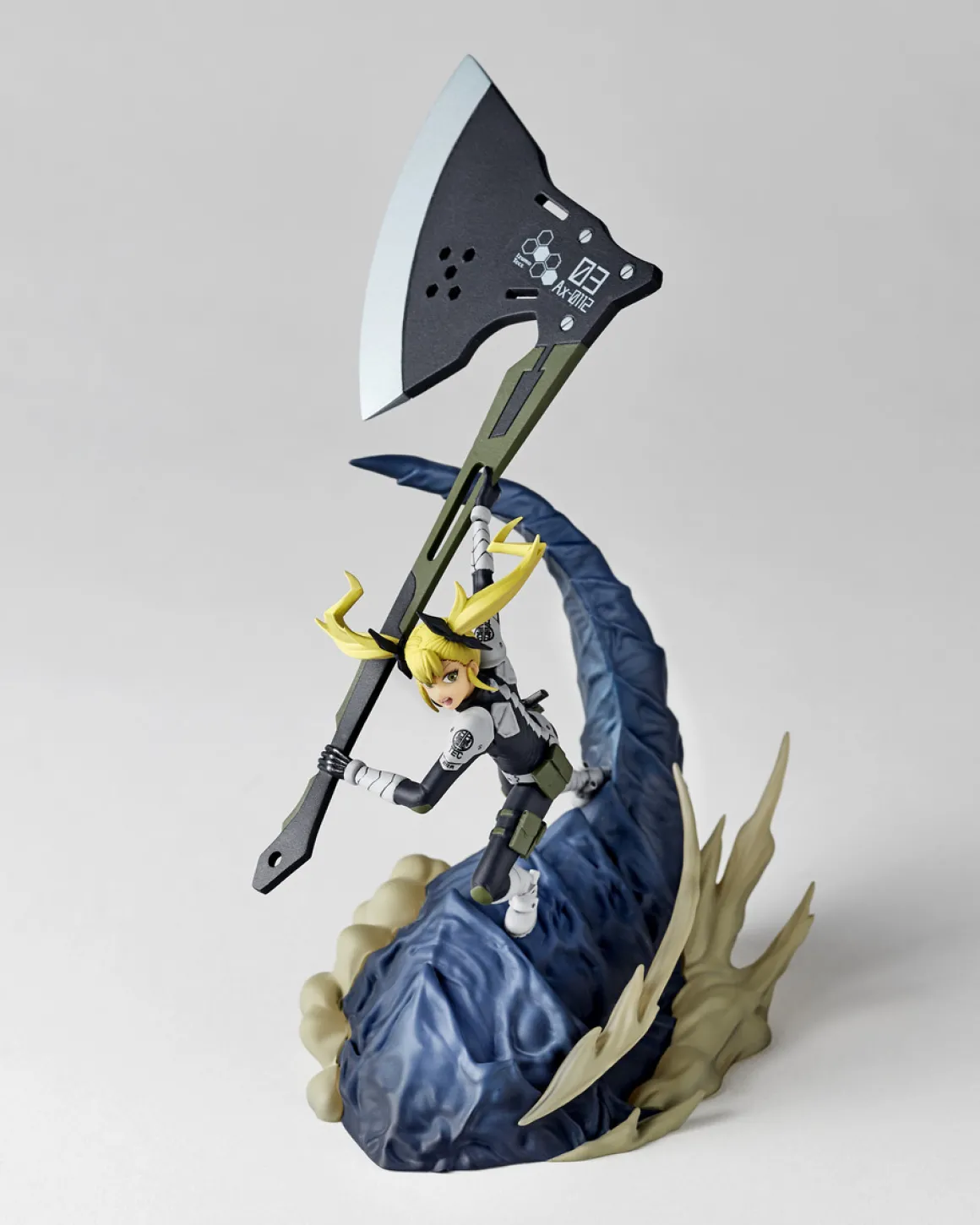 Kaiju No. 8 - Shinomiya Kikoru 1/18 Scale Figure