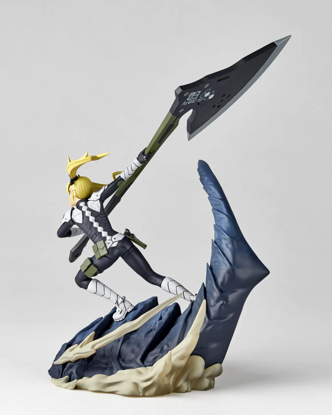 Kaiju No. 8 - Shinomiya Kikoru 1/18 Scale Figure