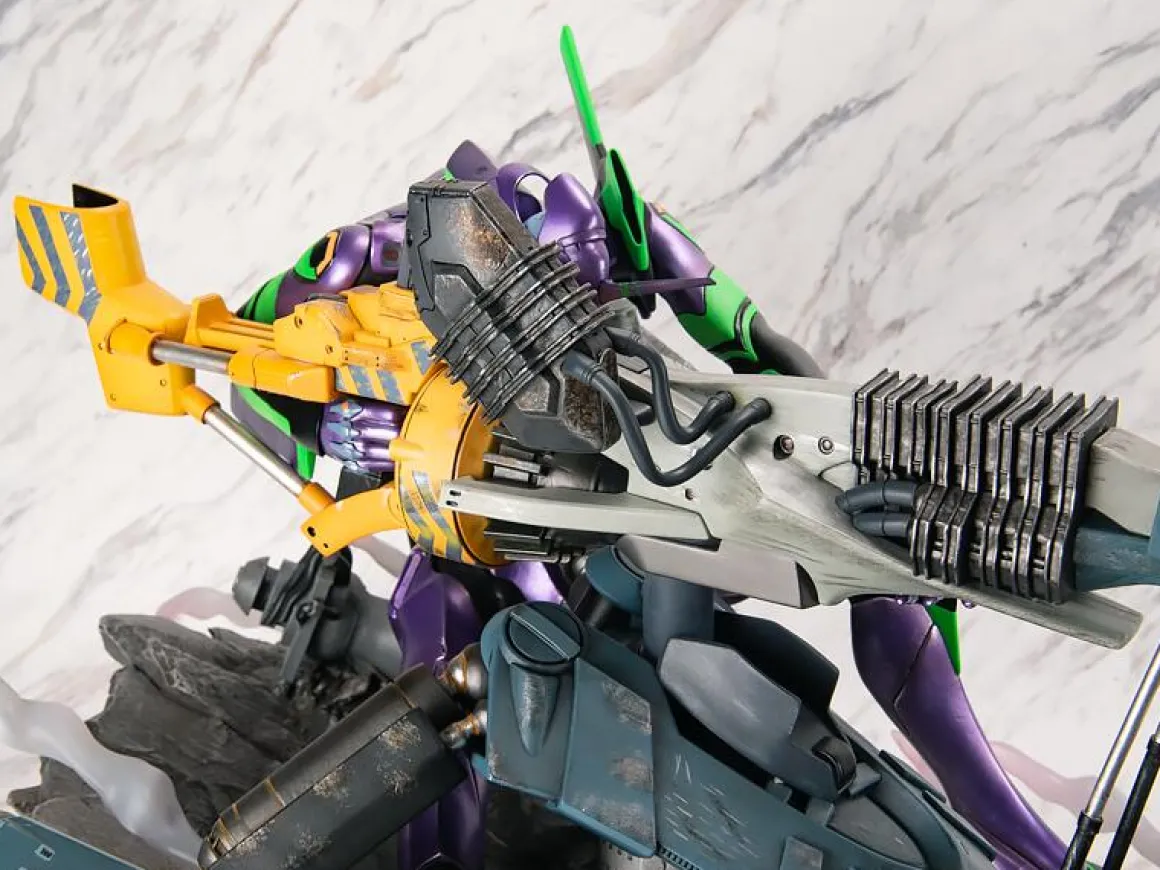 Rebuild of Evangelion - Evangelion Unit-01 Statue (Operation Yashima Premium Metallic Color Ver.) - Crunchyroll Exclusive