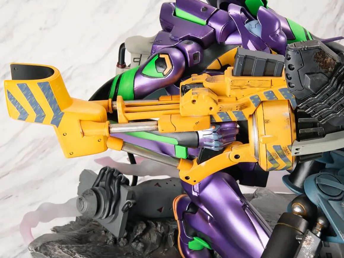 Rebuild of Evangelion - Evangelion Unit-01 Statue (Operation Yashima Premium Metallic Color Ver.) - Crunchyroll Exclusive